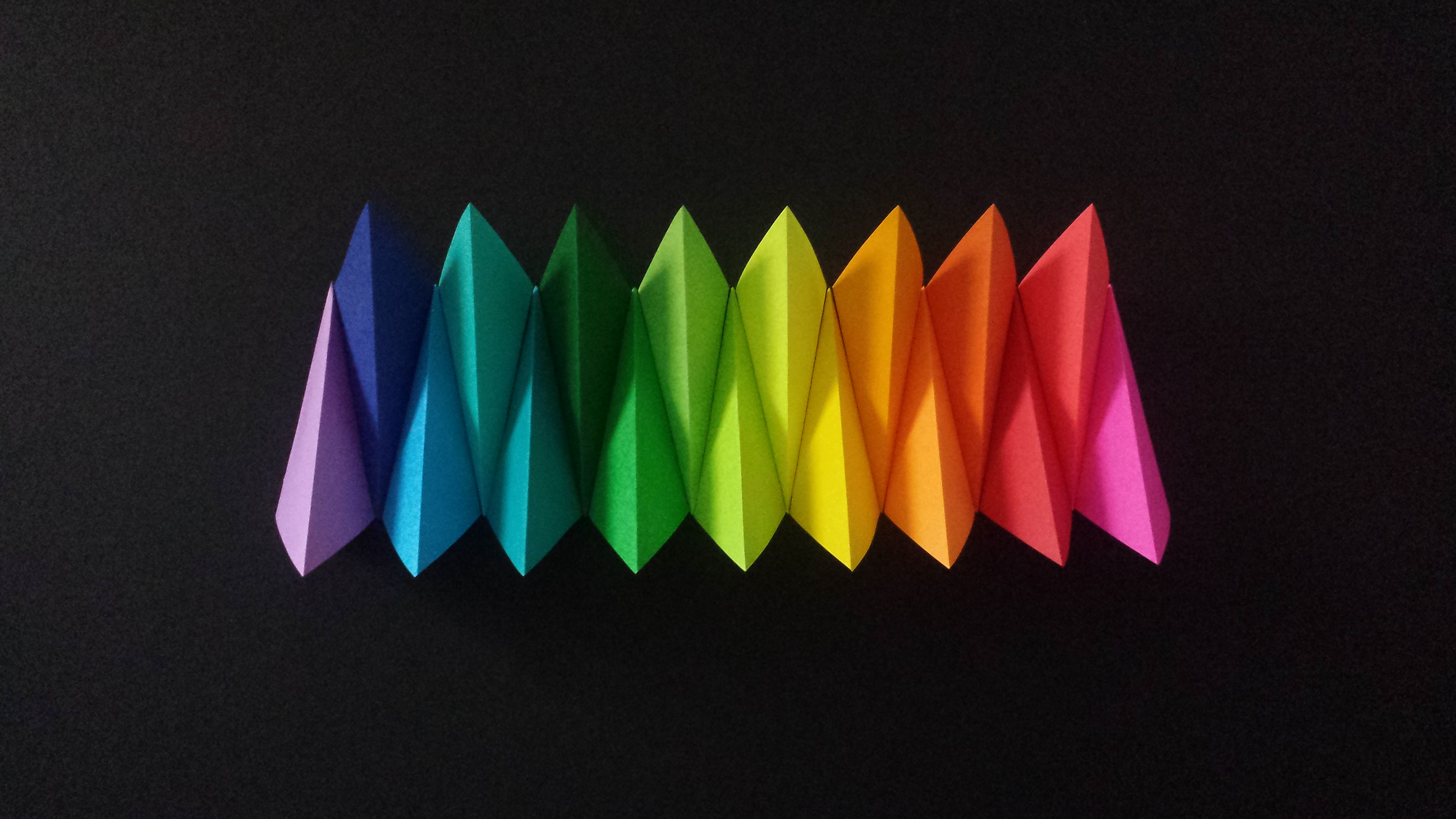 Geometric Modular Rainbow Wave