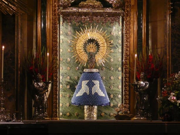 Origami Mantle for Virgin del Pilar