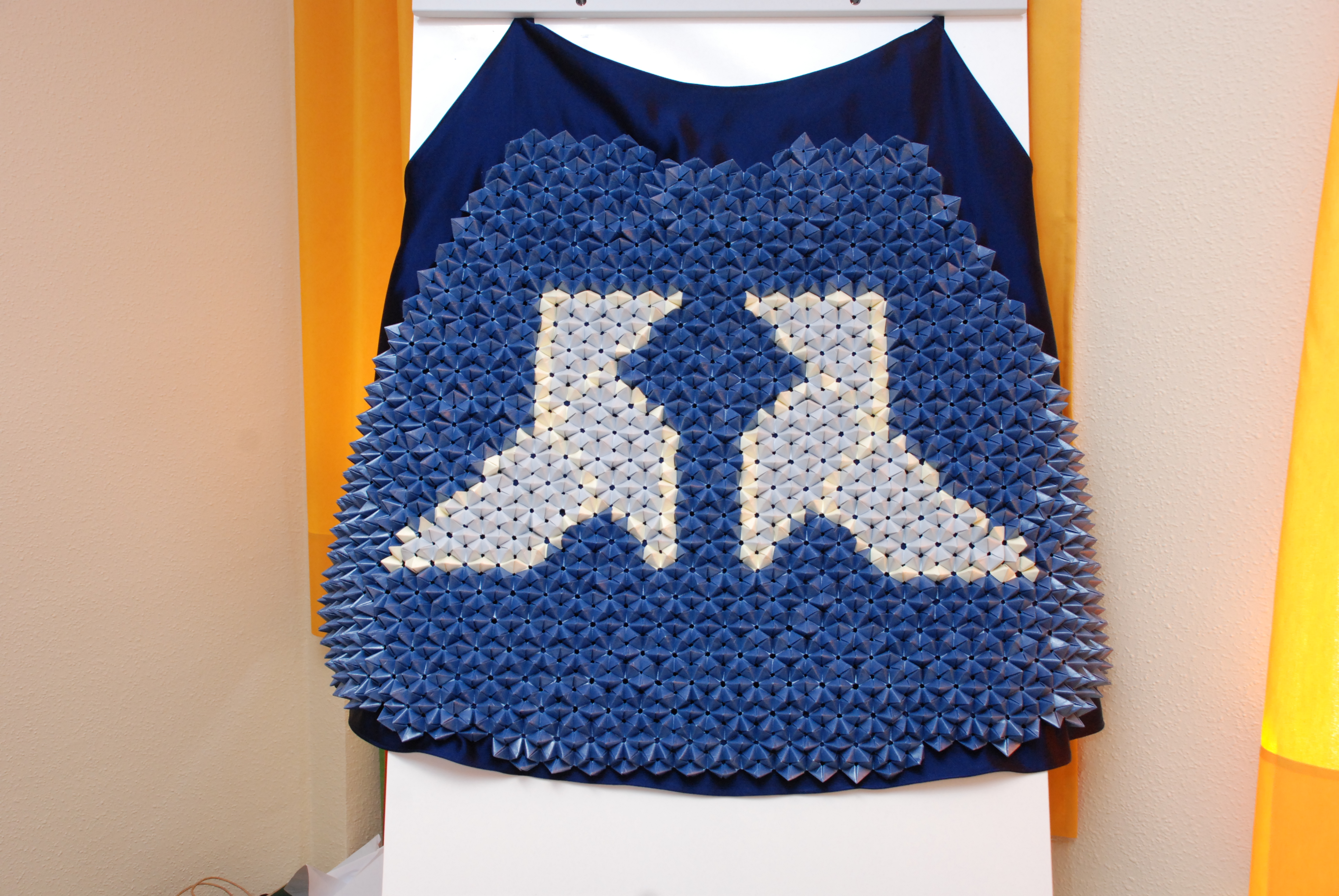 Manto de papiroflexia para la Virgen del Pilar