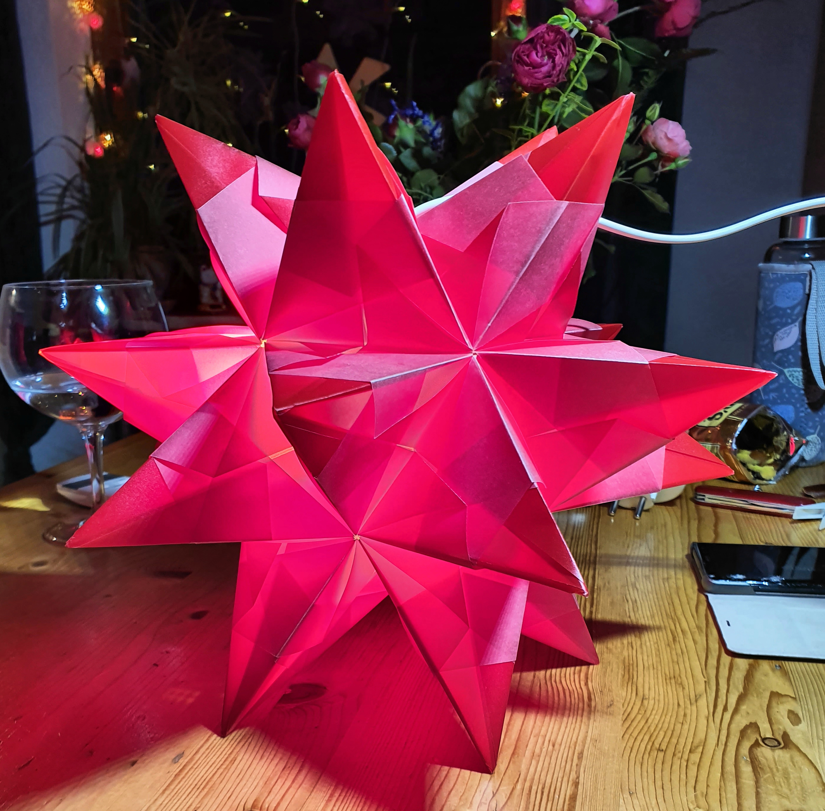Illuminated Bascetta Star
