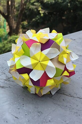 Frangipani Kusudama