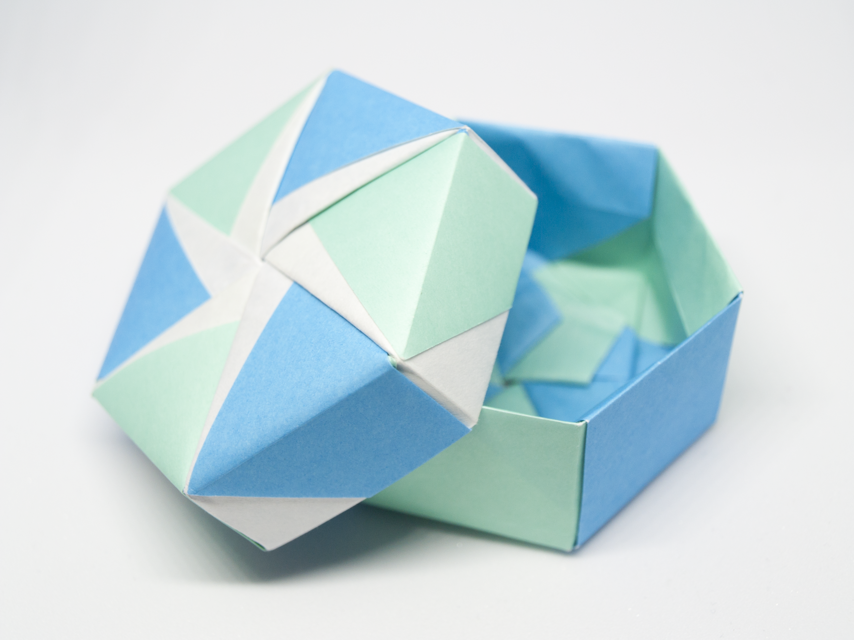 Tomoko Fuse Hexagonal Box with Six-Petal Lid