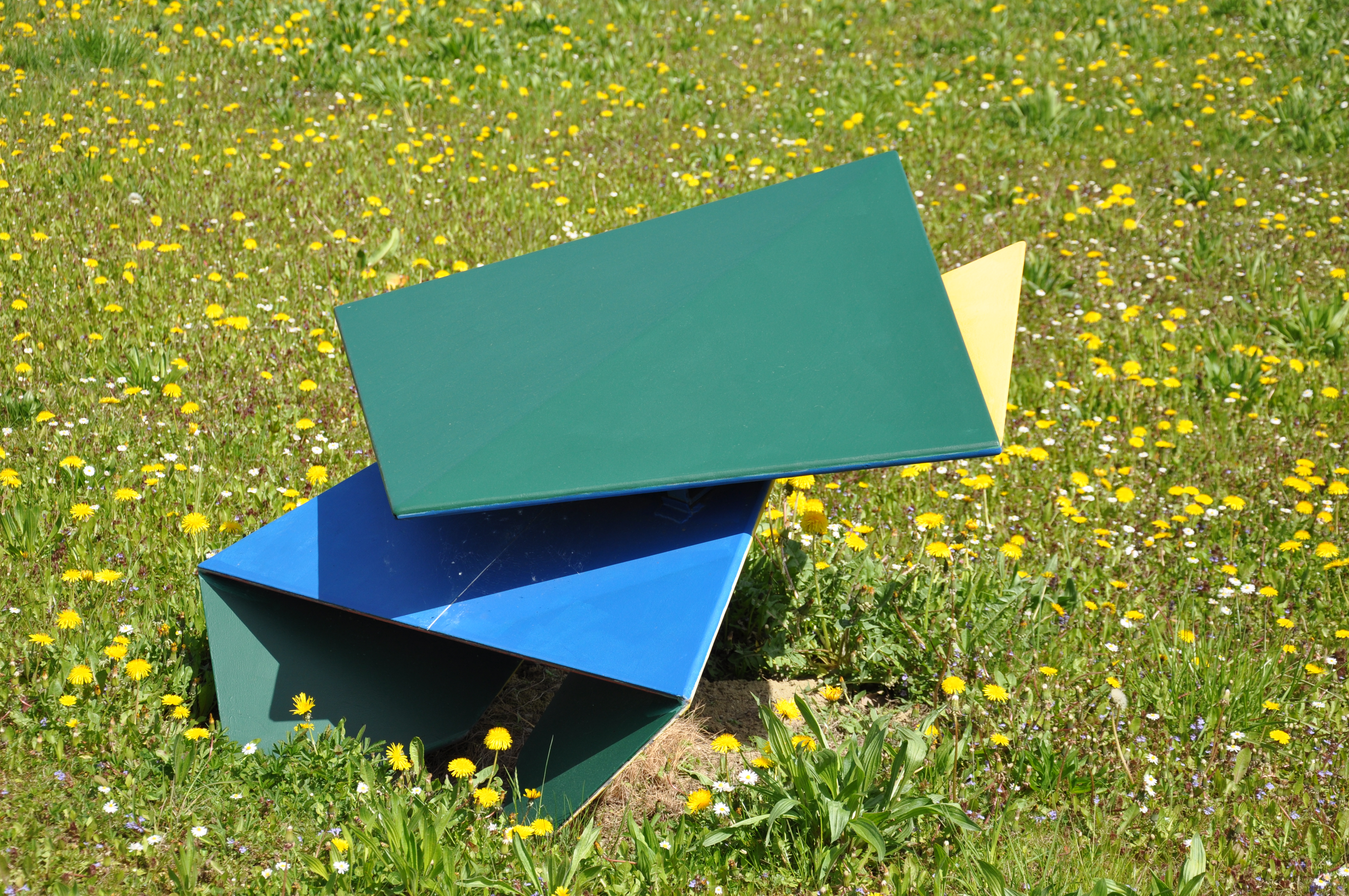 Not an Origami Model (Metamofrog Sculpture)
